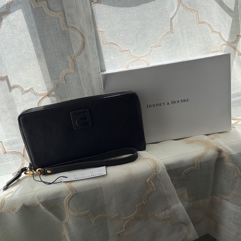 NIB/NWT Dooney & Bourke Black Leather Wallet with Wrist Strap